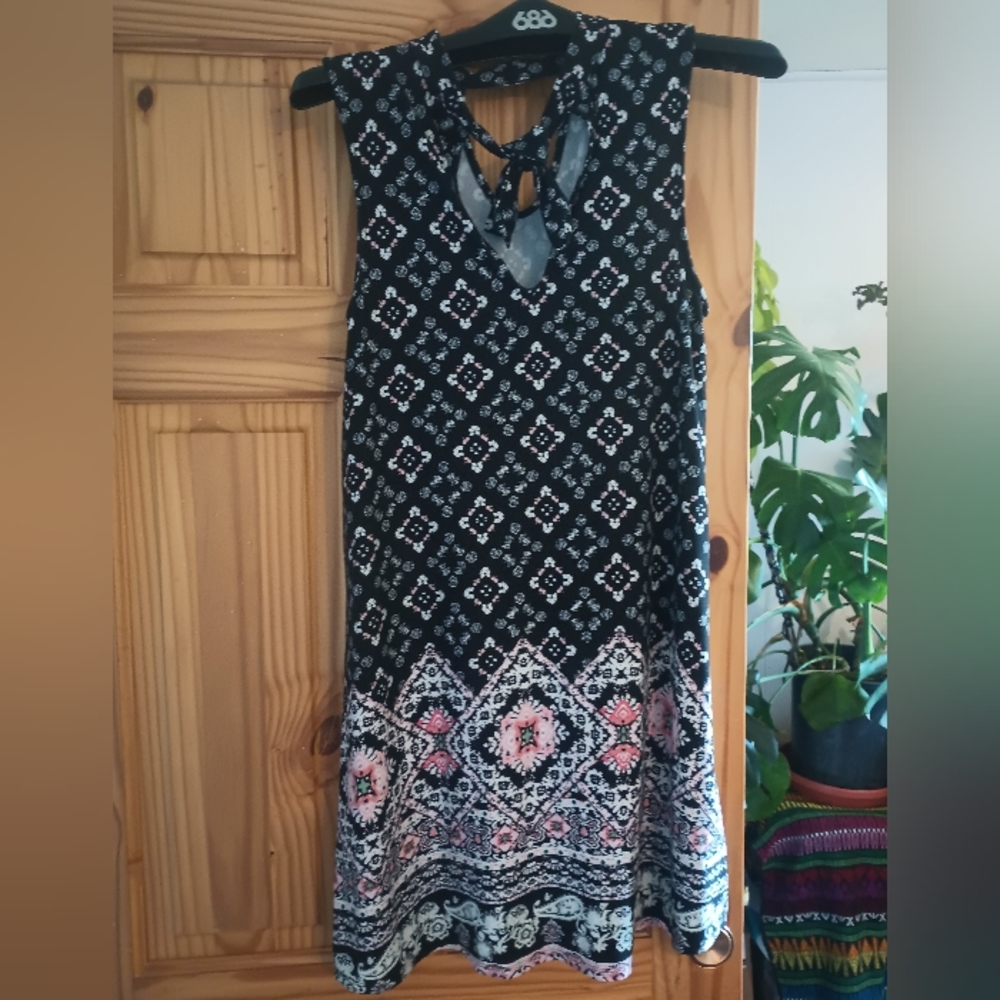 Sleeveless dress